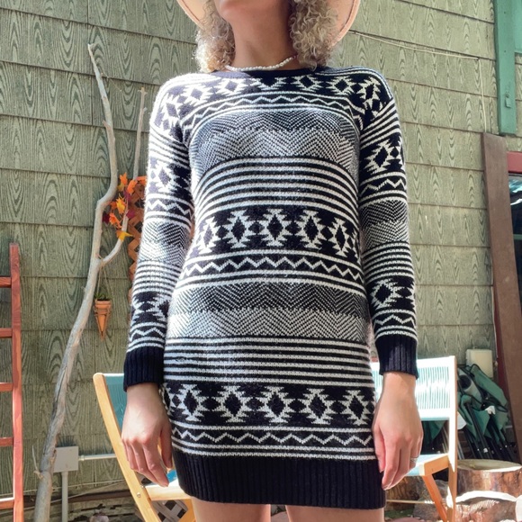Xhilaration | Dresses | Mid West 